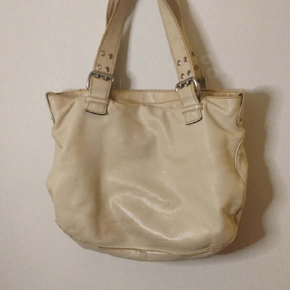 Marc Jacobs Cream Shoulder Bag with Pockets - Picture 6 of 13
